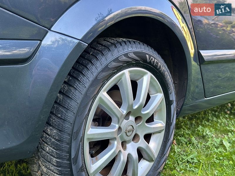 Универсал Opel Astra 2008 в Дрогобыче
