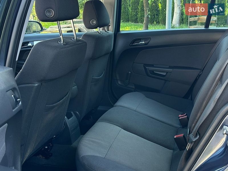 Универсал Opel Astra 2008 в Дрогобыче