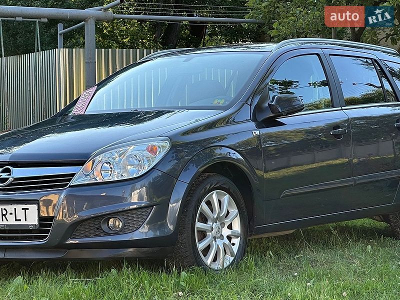 Универсал Opel Astra 2008 в Дрогобыче