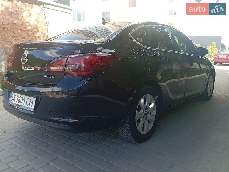 Седан Opel Astra 2013 в Каменец-Подольском