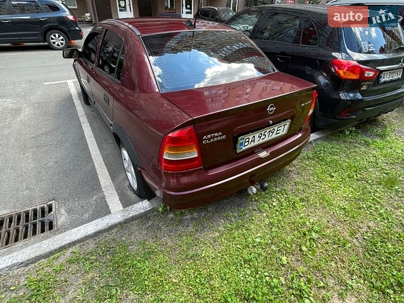 Седан Opel Astra 2006 в Киеве