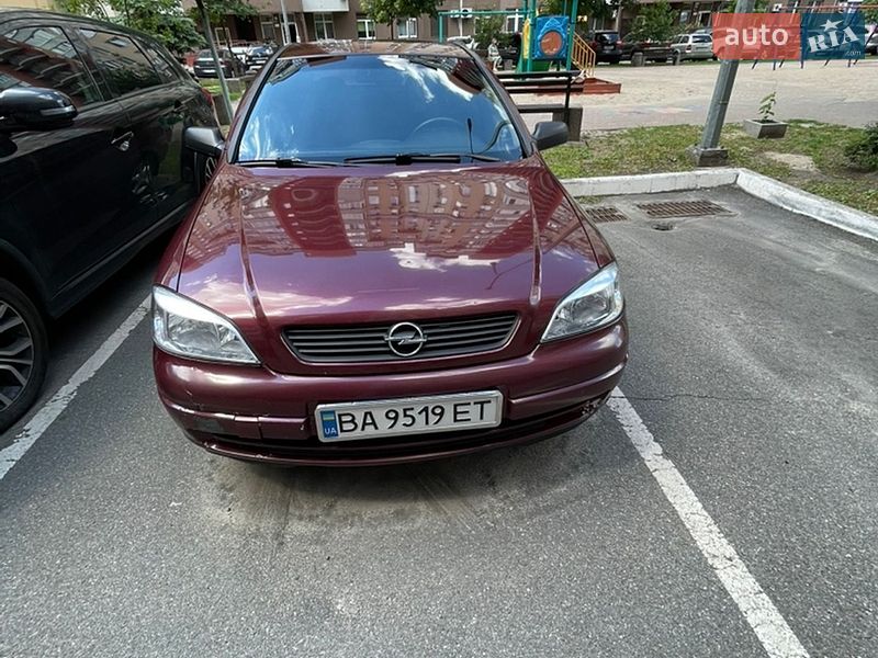 Седан Opel Astra 2006 в Киеве