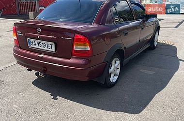 Седан Opel Astra 2006 в Киеве