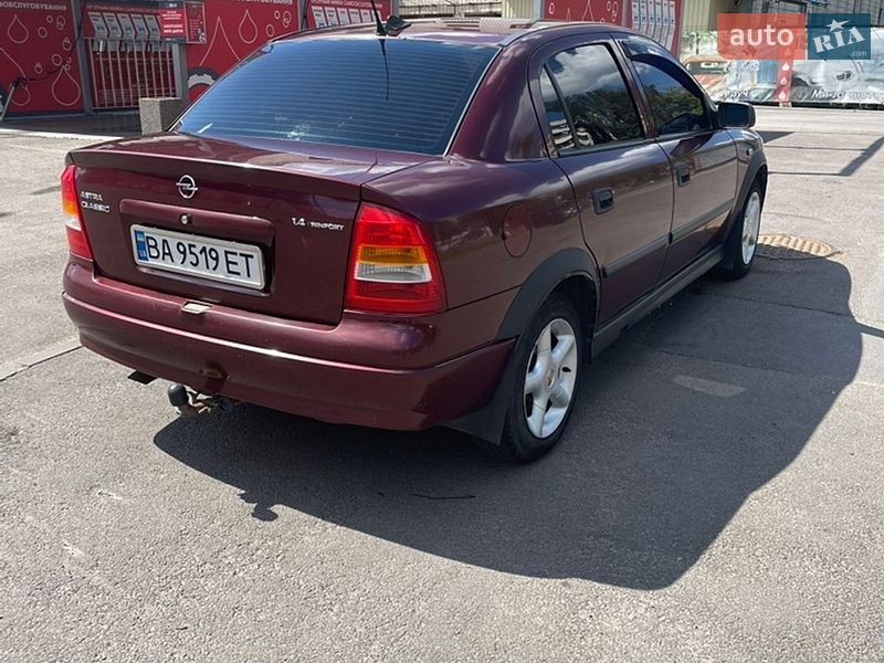 Седан Opel Astra 2006 в Киеве
