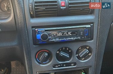 Седан Opel Astra 2006 в Киеве