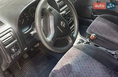 Седан Opel Astra 2006 в Киеве