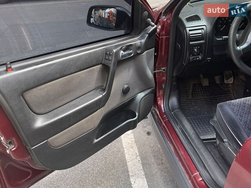 Седан Opel Astra 2006 в Киеве