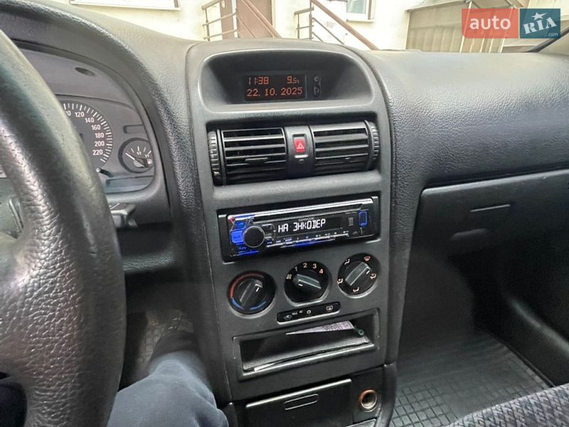 Седан Opel Astra 2006 в Киеве