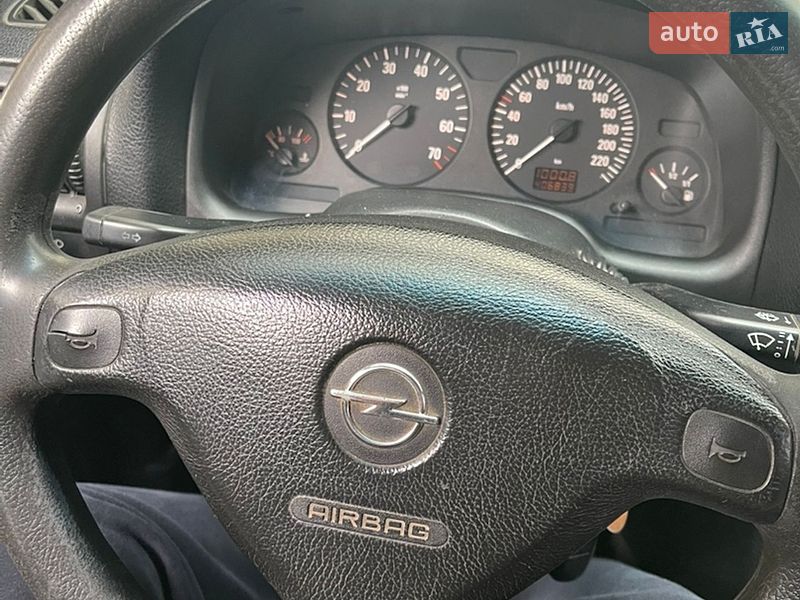 Седан Opel Astra 2006 в Киеве