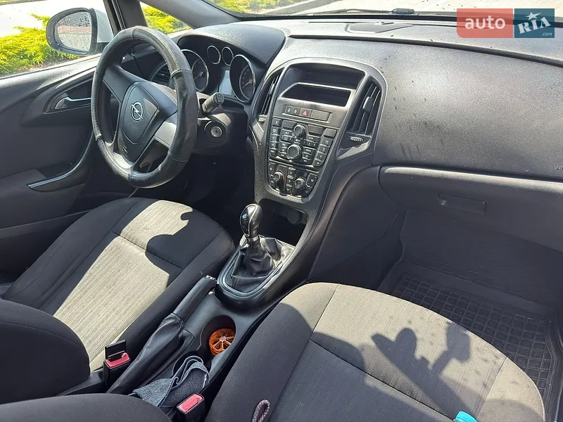 Opel Astra 2011