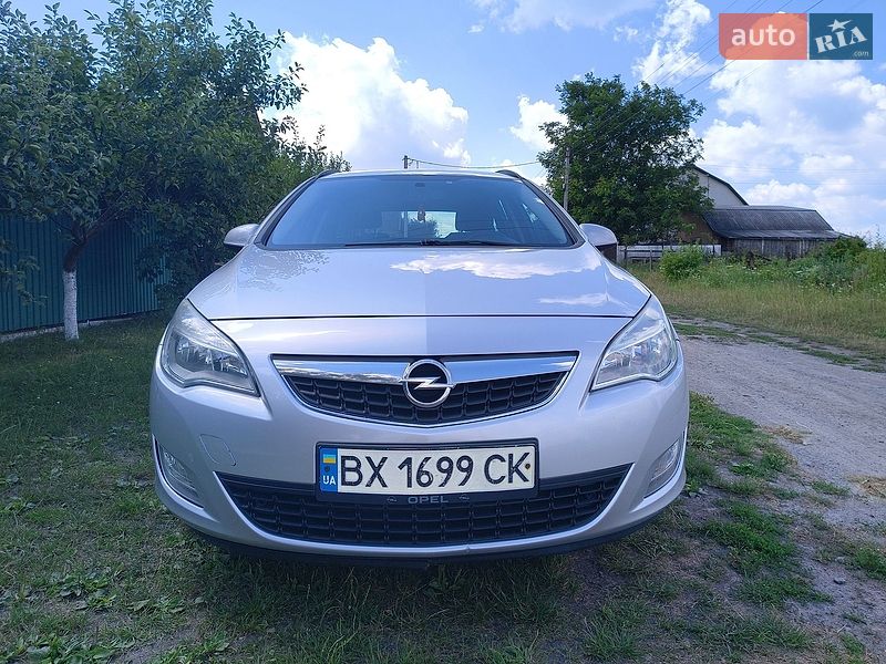 Универсал Opel Astra 2012 в Шепетовке