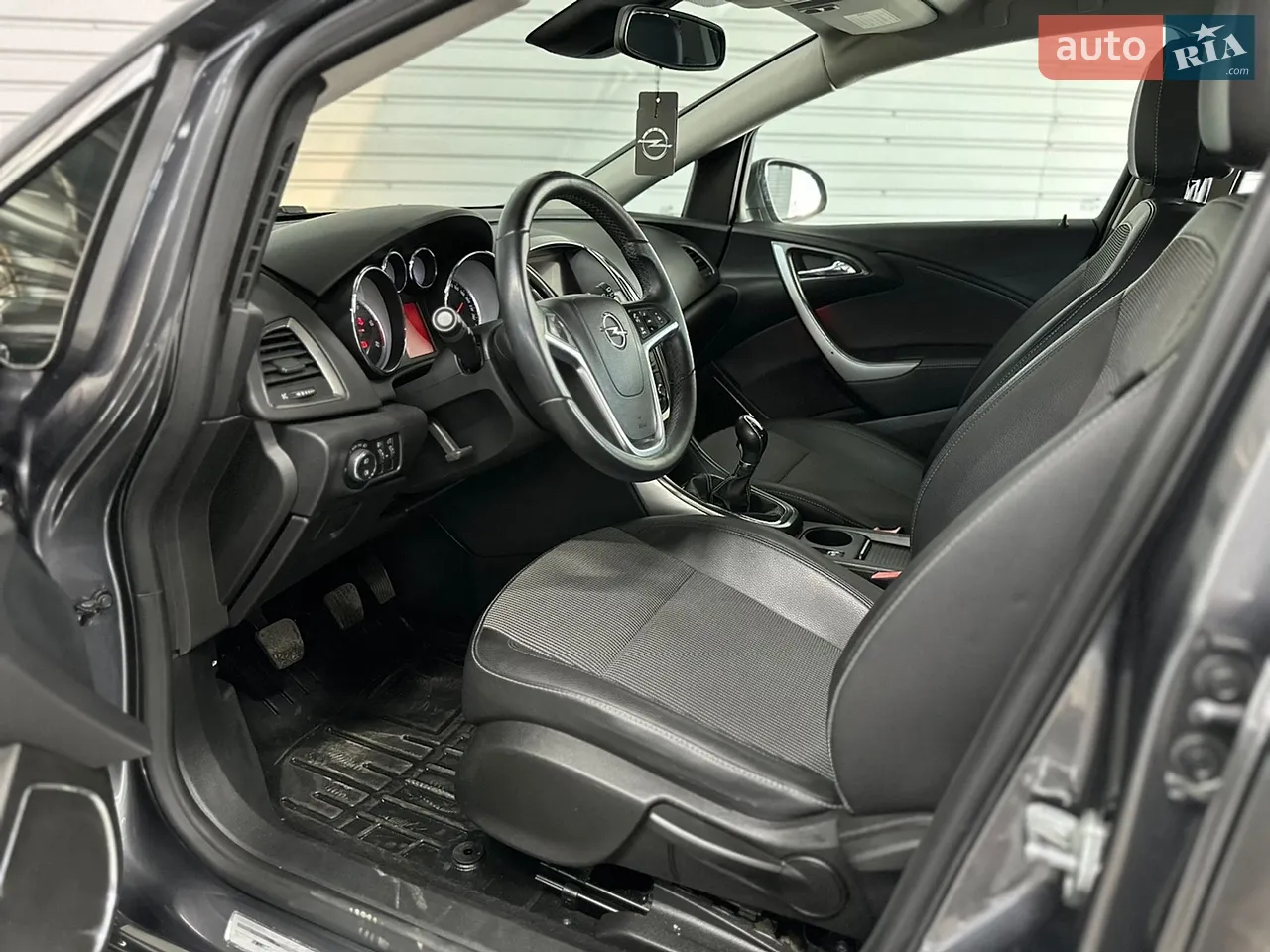 2011 Opel Astra - мініатюра 2
