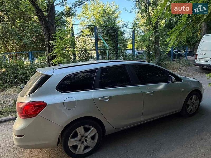Opel Astra 2011