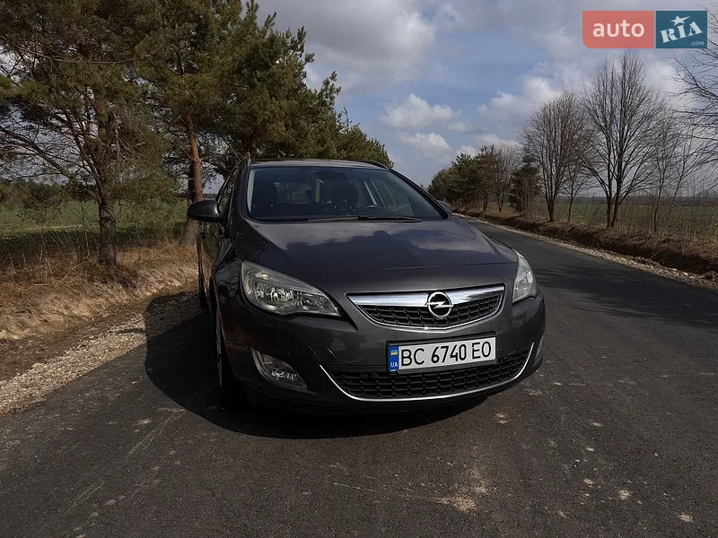 Opel Astra 2011