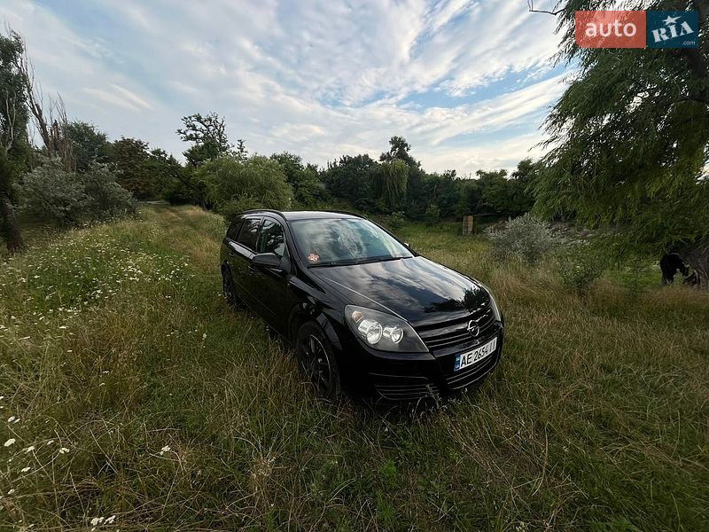 Универсал Opel Astra 2005 в Днепре