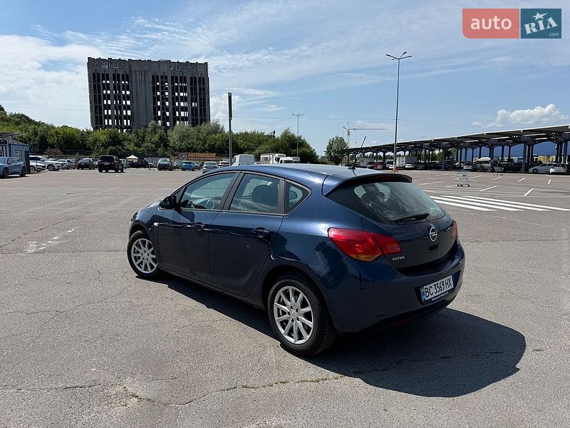 Хэтчбек Opel Astra 2009 в Львове
