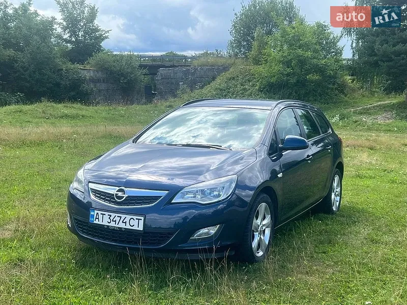 Opel Astra 2011