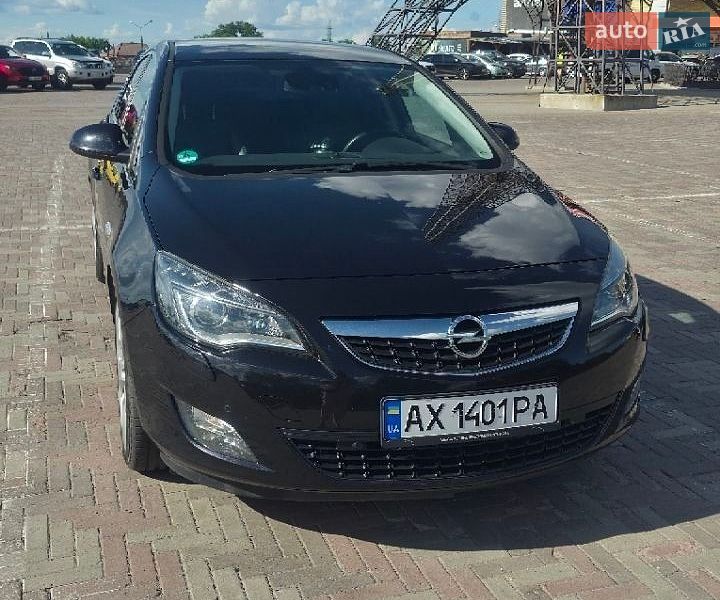 Хетчбек Opel Astra