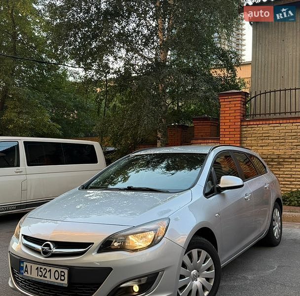 Универсал Opel Astra 2012 в Киеве