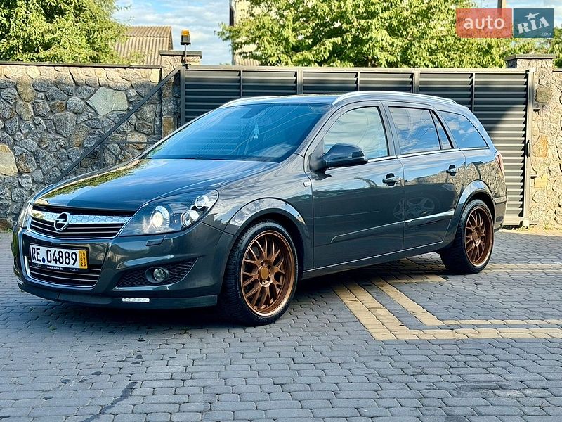 Opel Astra 2011