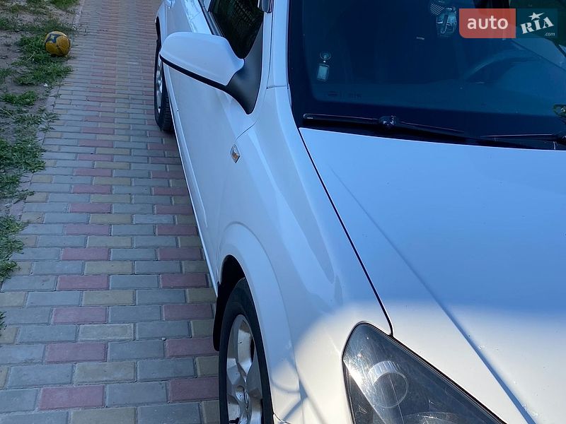 Универсал Opel Astra 2008 в Тернополе