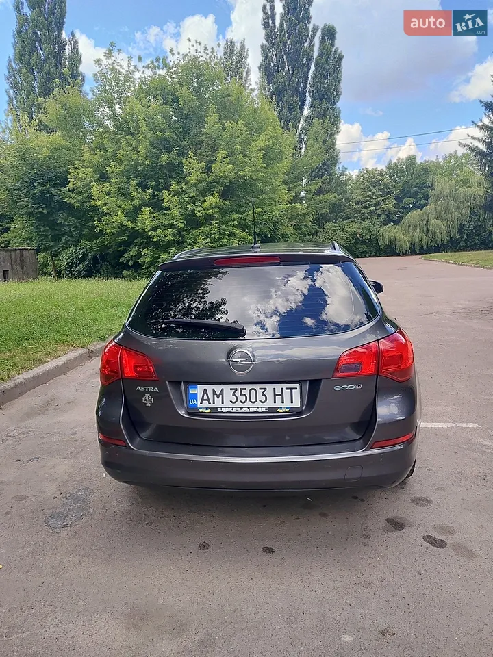2011 Opel Astra - мініатюра 2