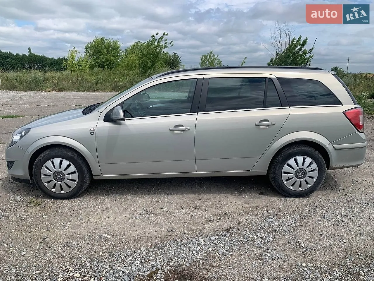2010 Opel Astra - мініатюра 2