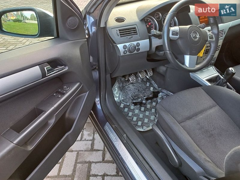 Универсал Opel Astra 2007 в Самборе