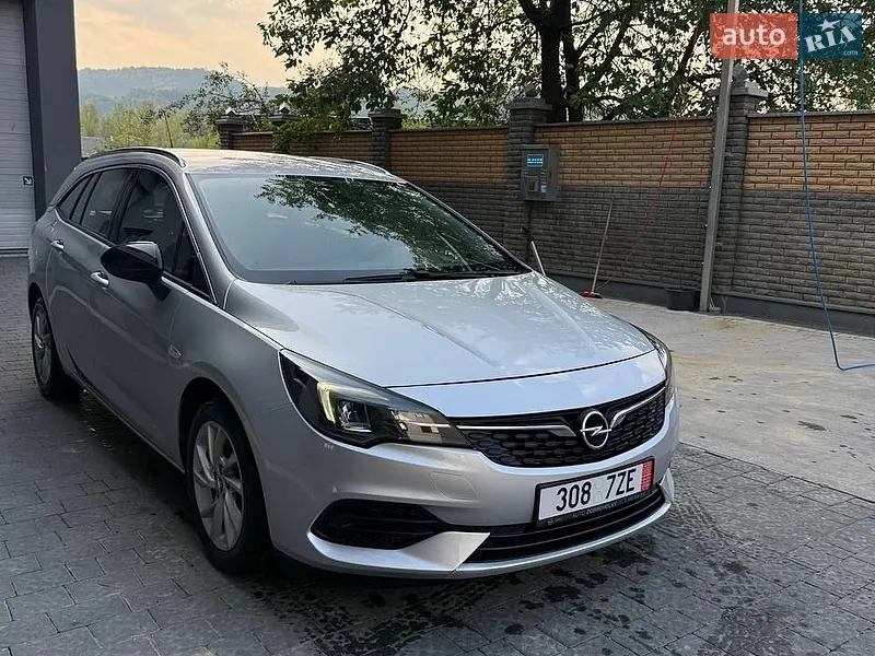 Opel Astra 2021