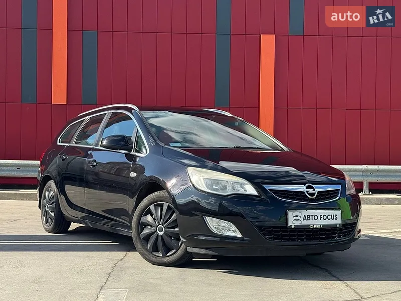 Opel Astra 2011