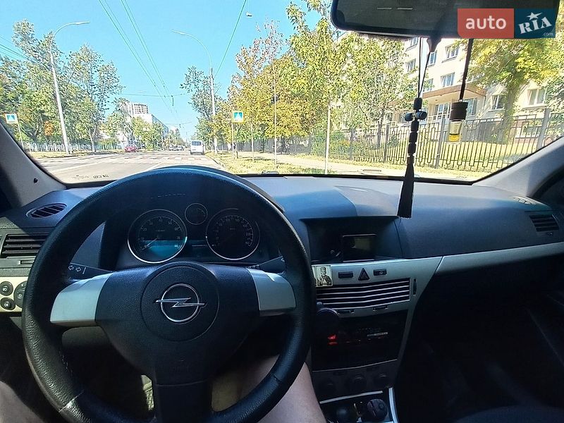 Хэтчбек Opel Astra 2008 в Киеве