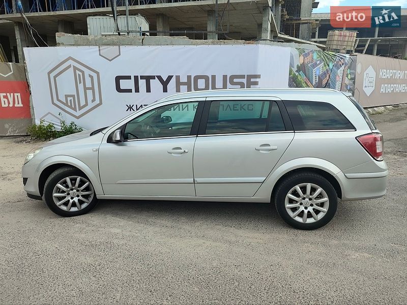 Универсал Opel Astra 2008 в Львове