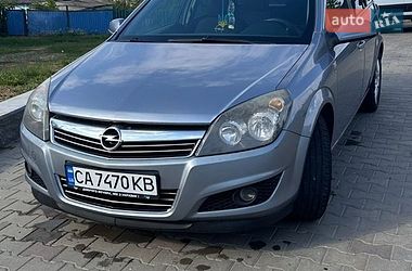 Opel Astra  2010