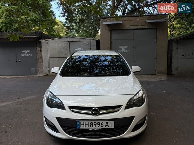 Універсал Opel Astra 2015 в Одесі