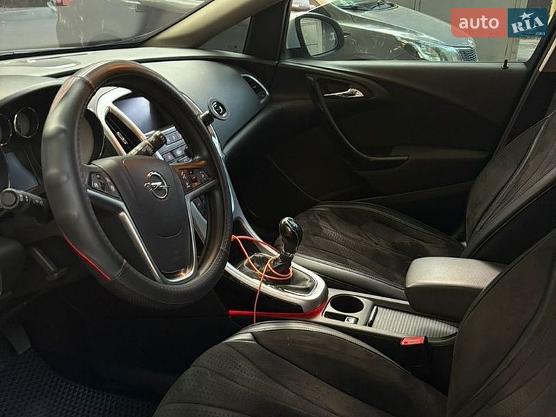Універсал Opel Astra 2015 в Одесі