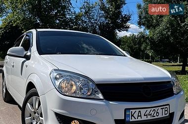 Opel Astra  2012