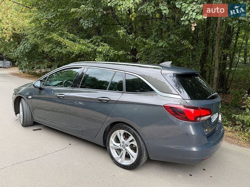 Универсал Opel Astra 2016 в Хмельницком