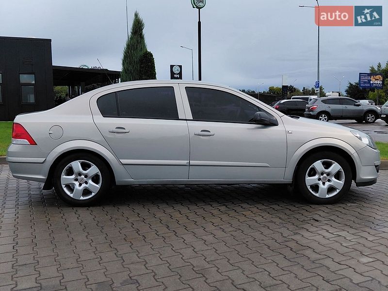 Седан Opel Astra 2008 в Киеве