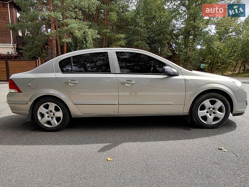 Седан Opel Astra 2008 в Киеве