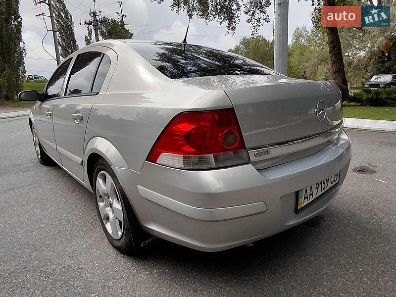 Седан Opel Astra 2008 в Киеве