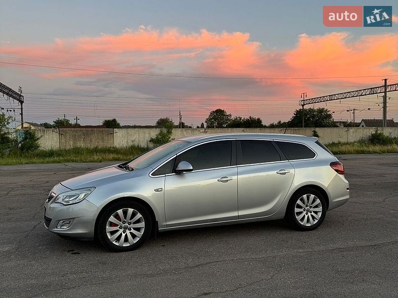Opel Astra 2011