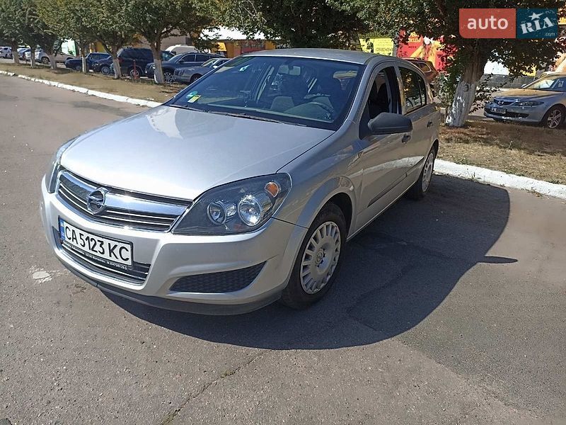 Седан Opel Astra 2009 в Черкассах