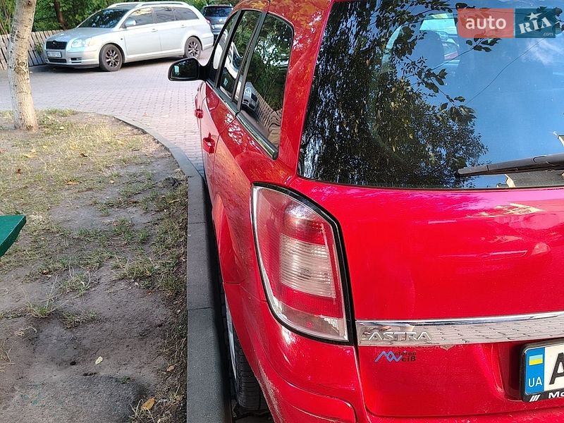 Opel Astra 2010 Opel Astra 2010