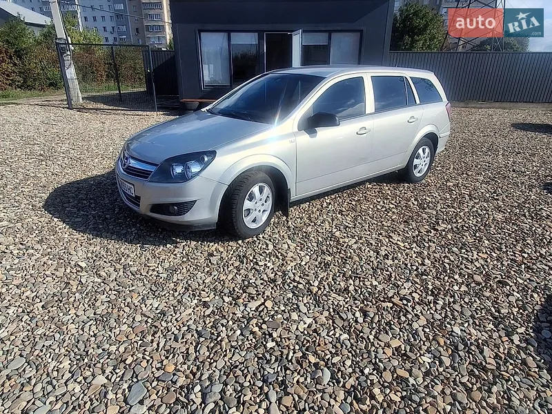 Opel Astra 2011
