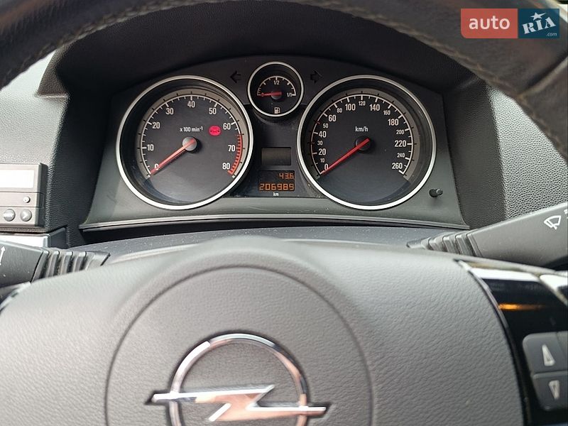 Хетчбек Opel Astra 2009 в Теплику