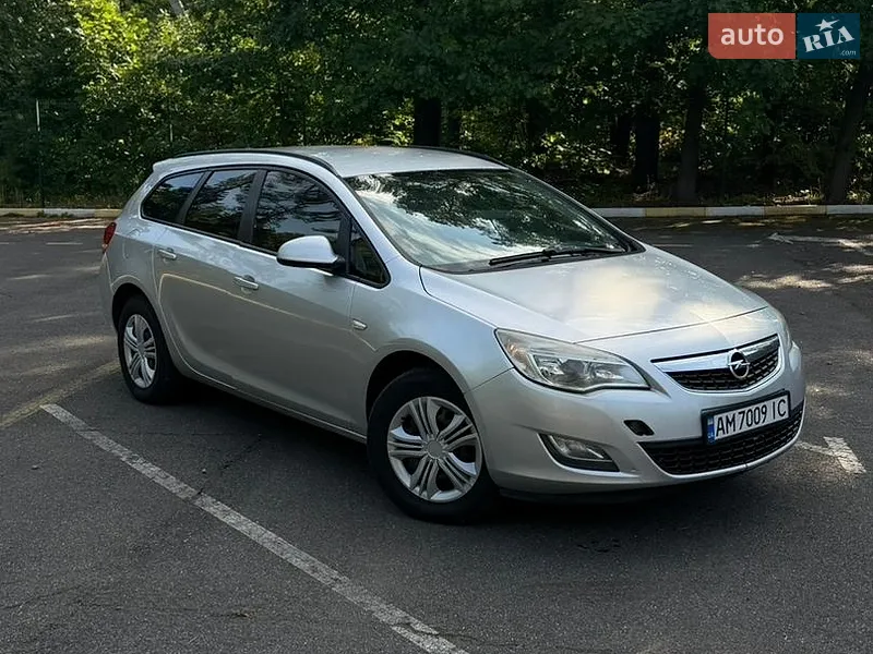 Opel Astra 2012
