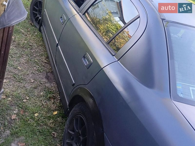 Седан Opel Astra 2002 в Киеве
