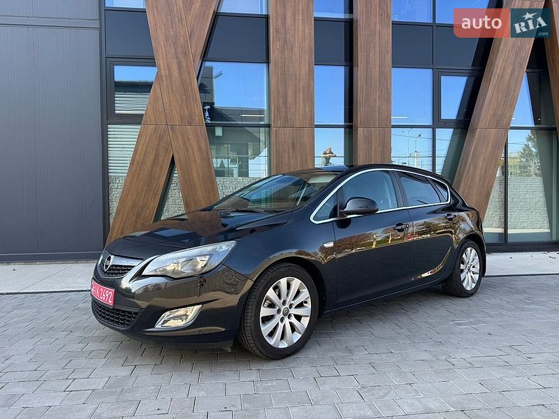 Opel Astra 2011 Opel Astra 2011