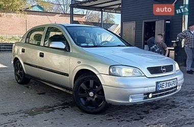 Седан Opel Astra 2000 в Софиевке