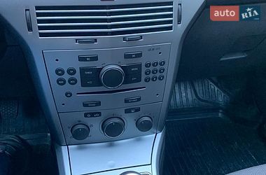 Універсал Opel Astra 2013 в Дніпрі